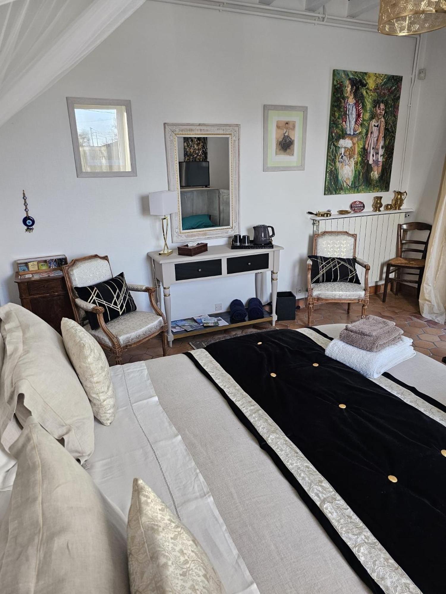 Chambre D'Hotes Les Roches Corme-Royal Exteriér fotografie